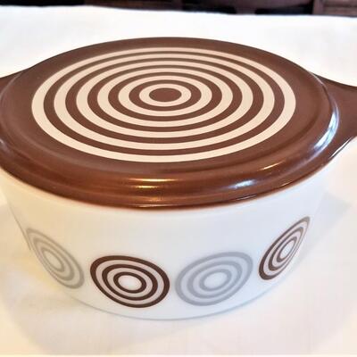Lot #48  Vintage Pyrex Salton Cosmopolitan Covered Casserole - Promotional Piece