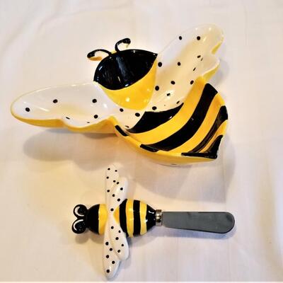 Lot #49  Bumblebee Dip/Cheese dish with matching spreader
