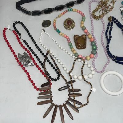 D71-Jewelry Lot