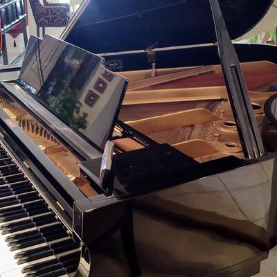 K  Kawai Grand Piano with Pianomation QRS