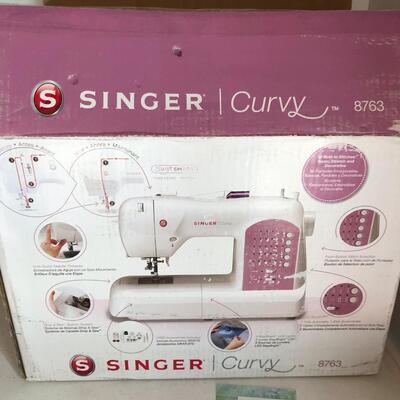 Singer Curvy 8763 NIB