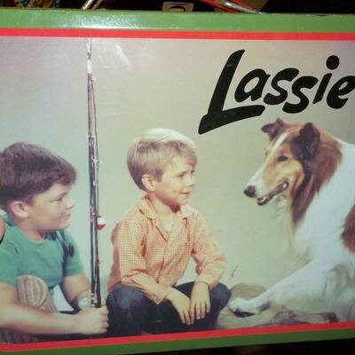 1950's "Lassis Lunch Box", no thermos.