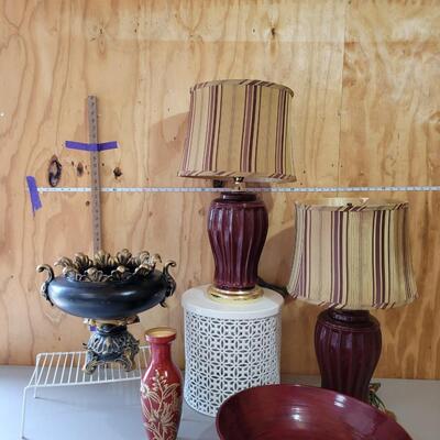 6 items
2 lamps 
Large decorative bowl
Vase
Gold/Blk Decorative Pedestal Vase/Bowl
Plant Stand