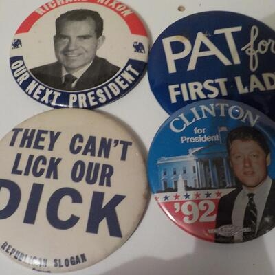 "Vintage presidential Buttons, Richard Nixon and Clinton'.