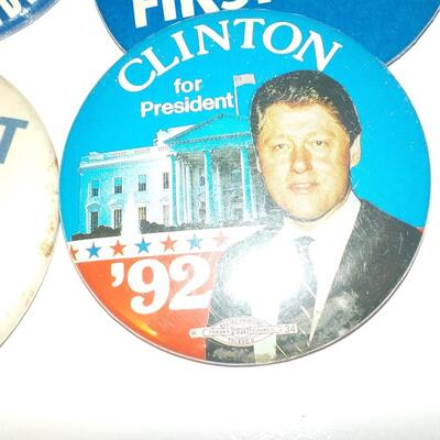 "Vintage presidential Buttons, Richard Nixon and Clinton'.