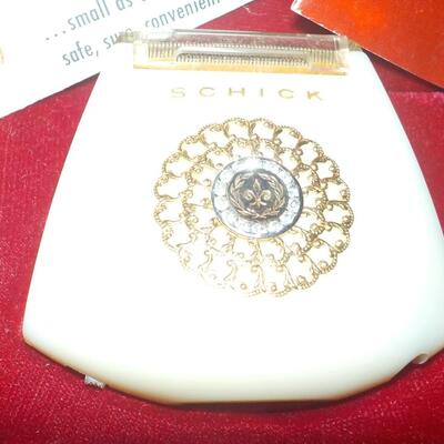 " Sun Beam Ladies Model 100 shaver".