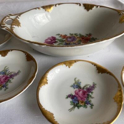 Floral bounty nine pieces All one Money