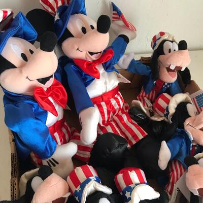 Lot of 8 Patriotic Goofy & Mickey Beanie Plushes