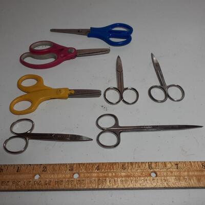 Lot of 7 Scissors