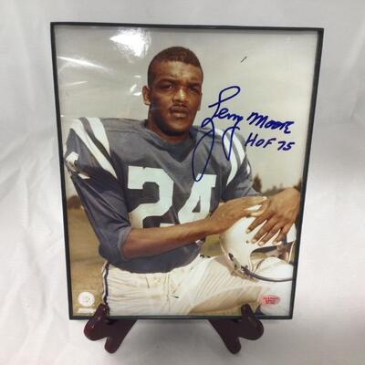 19) NFL | HOF Larry Moore Signed Picture