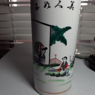 9in tall Japanese Porcelan? Vase
