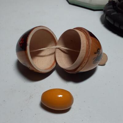 Vintage 3.6in wooden duck egg