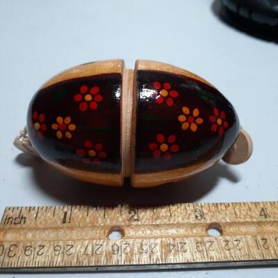 Vintage 3.6in wooden duck egg