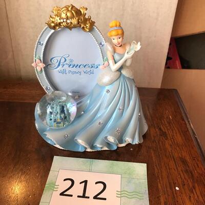 Disney World Gift Shop CINDERELLA Picture Frame and snow globe
