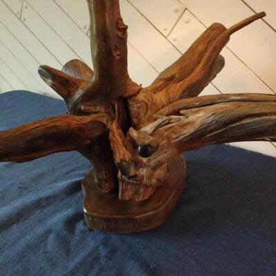 LOT 15. VINTAGE NATURAL WOOD TABLE LAMP