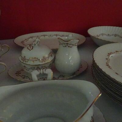 LOT 16. KAISER "MARLENE" CHINA SET