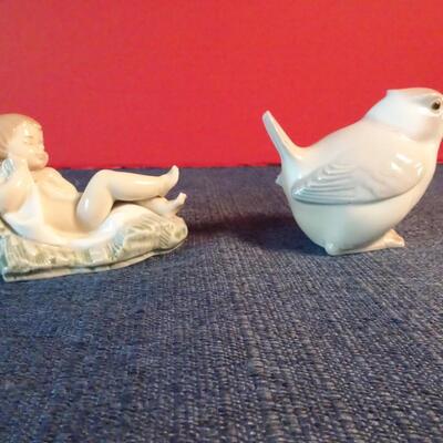 LOT 21. LLADRO FIGURINES