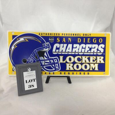 38) NFL | San Diego Chargers Locker Room Sign