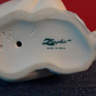 LOT 25.  LAPHIN FIGURINE  6"