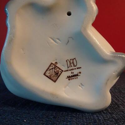 LOT 27.   NAO FIGURINE
