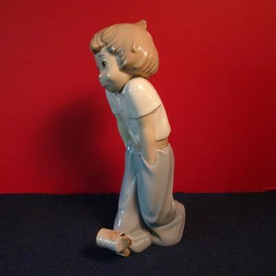 LOT 29. LAPHIN FIGURINE  12"