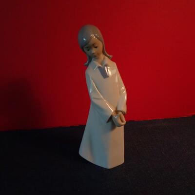 LOT 31. REX FIGURINE  9"