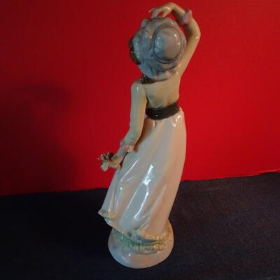 LOT 33   NADAL FIGURINE  12"