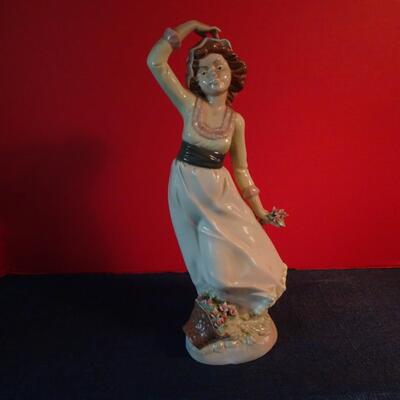 LOT 33   NADAL FIGURINE  12"
