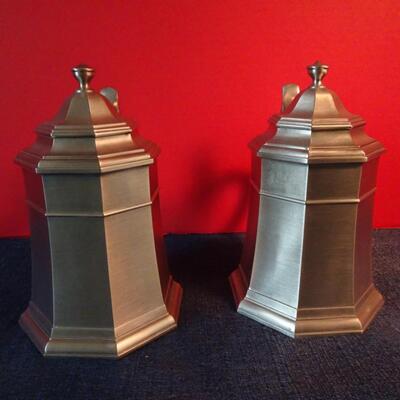 LOT 36. PAIR OF 7"  MUGS