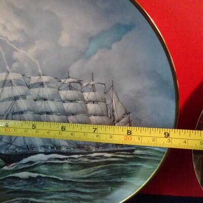 LOT 37. HOME DECOR