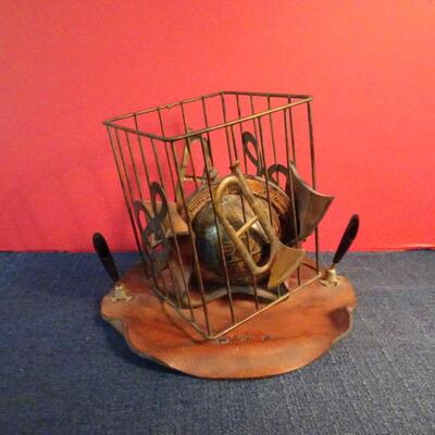 LOT 38 VINTAGE DESK DECOR 7"