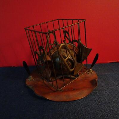 LOT 38 VINTAGE DESK DECOR 7"