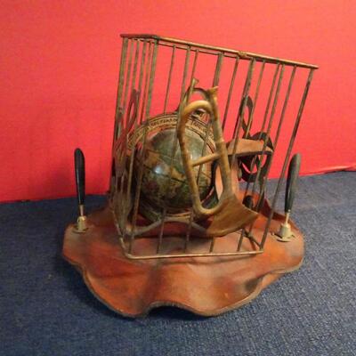 LOT 38 VINTAGE DESK DECOR 7"
