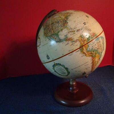 LOT 40. VINTAGE 12.5" REPLOGLE GLOBE