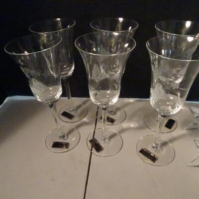 LOT 42. CRYSTAL GLASSES