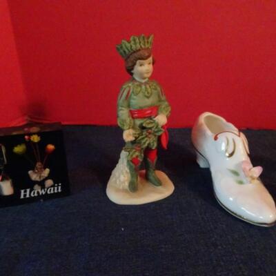 LOT 44. HOME DECOR