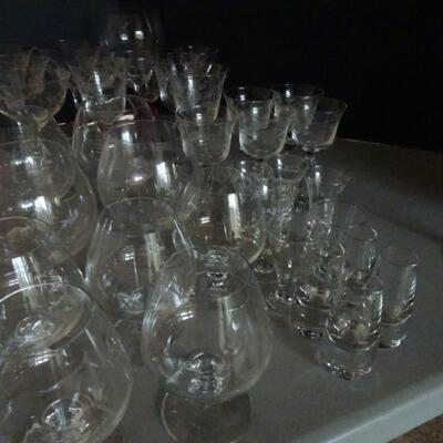 LOT 46. CRYSTAL GLASSES