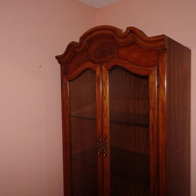 LOT 52. THOMASVILLE LIGHTED DISPLAY CABINET  32" X 80" X 18"