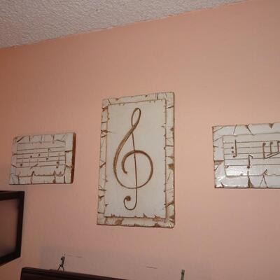 LOT 51. MUSIC RELATED WALL DECOR