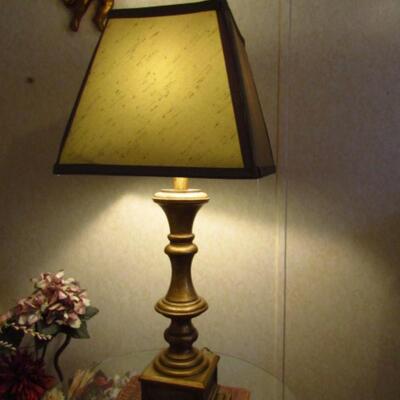 Metal Table Top Lamp with Shade