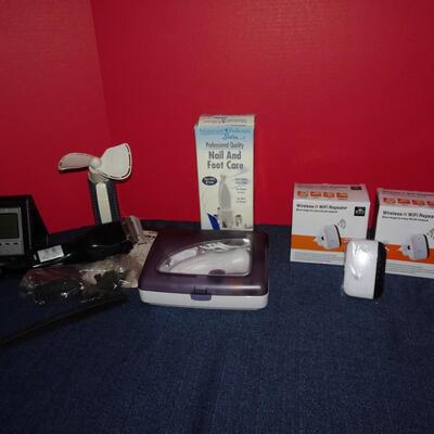 LOT 60. COLLECTION OF VARIOUS ELECTRONIC ITEMS