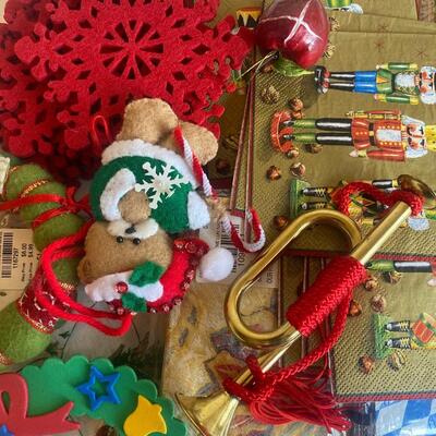 Small mixed lot Christmas and napkins bonus glass ornament not pictured
