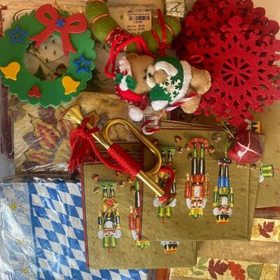 Small mixed lot Christmas and napkins bonus glass ornament not pictured