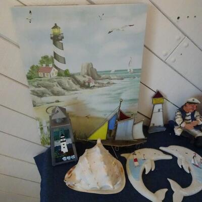 LOT 69. HOME DECOR AND WALL ART