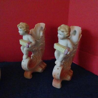 LOT 74. COLLECTION OF HOME DECOR