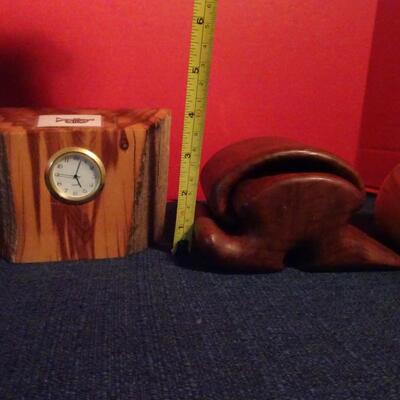 LOT 76.   HOME DECOR ITEMS AND WOOD BOXES