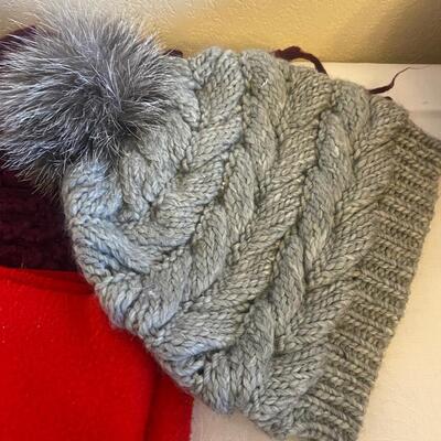 Mixed scarf and hat lot