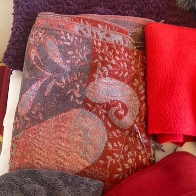 Mixed scarf and hat lot