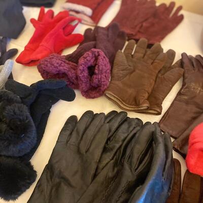 Mixed glove hat  lot 20+ pieces