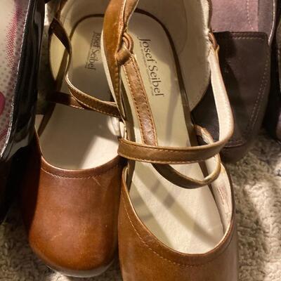 Big lot comfort walking euro dress shoes 9.5 some 9
